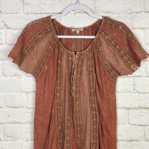 Gimmicks BKE  Boho Crochet Distressed Rust Top XS - Picture 2 of 8